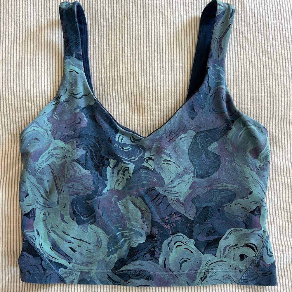 Align cropped tank